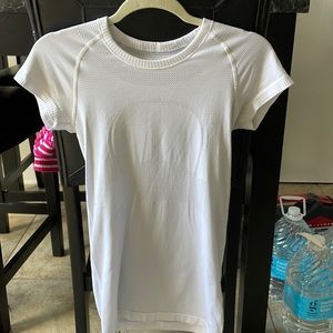 Lululemon top size 4 or 6